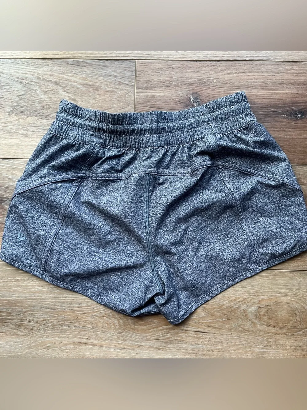 Lululemon Athletica W7AT8 tracker short V 4” tall gray lined running shorts 8